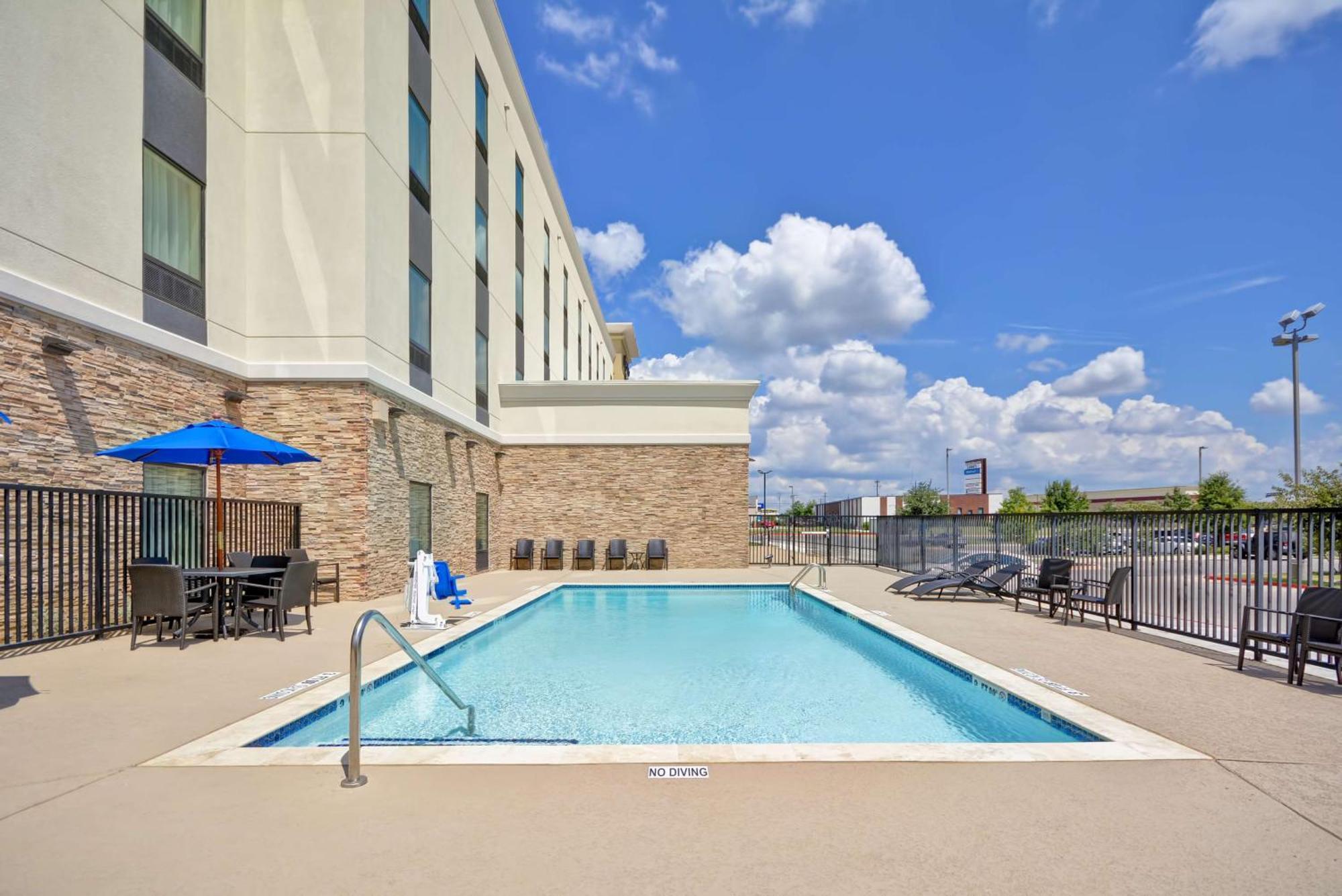 Hampton Inn Кайл Экстерьер фото